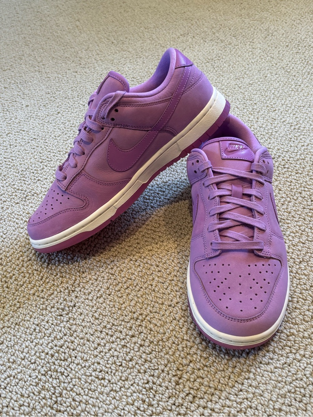 New Nike Dunk Low PRM MF Low-Top Sneakers in Fuchsia